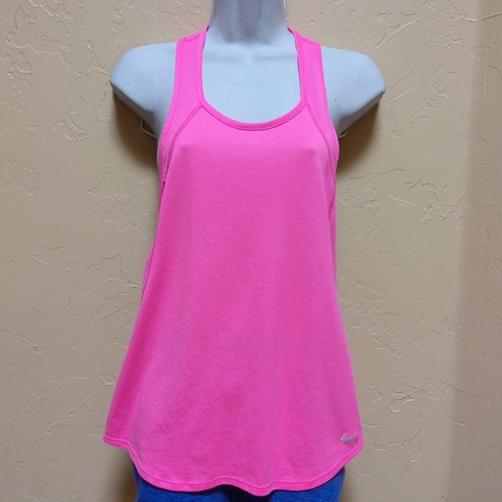 Nike top